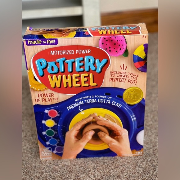 Motorized pottery wheel
Motorized pottery wheel - Picture 1 of 1